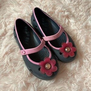 Crocs Kids Pink and Blue Flower Shoes Sz 11 Mary Jane Dress